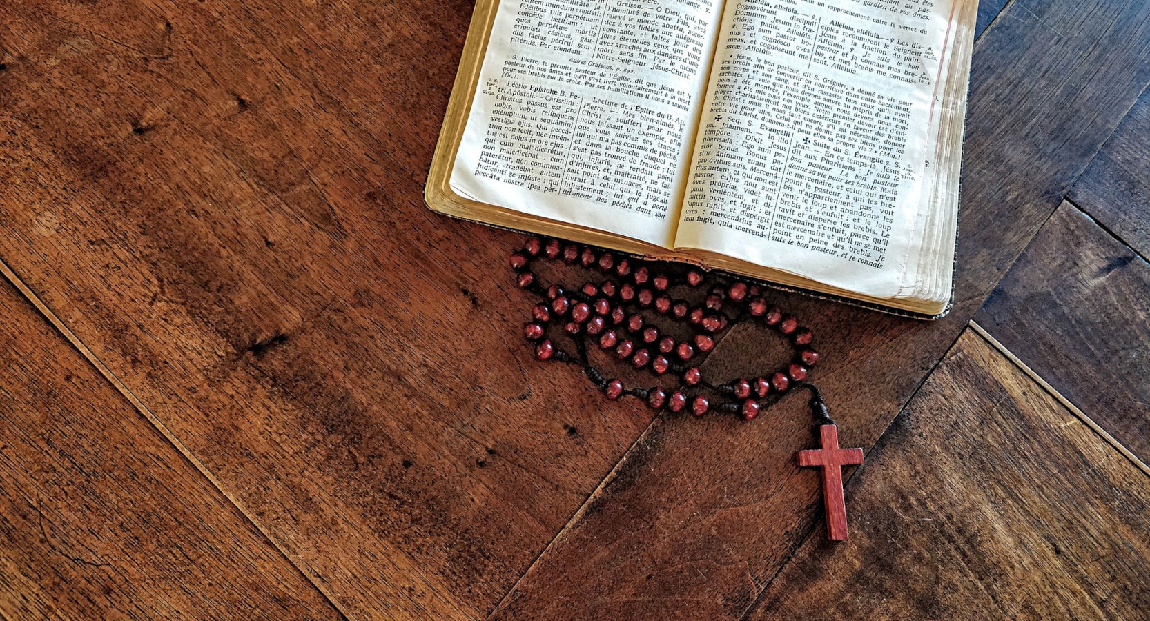Lire la suite à propos de l’article Le rosaire : son sens et sa méthode